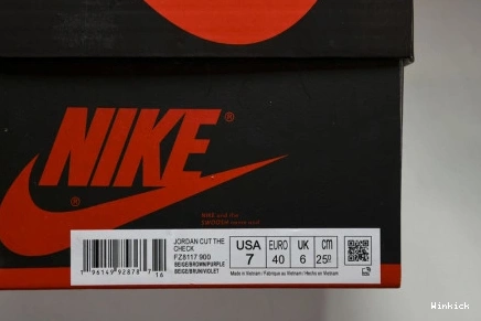 Travis Check The Scott FZ8117-900 x Jordan Cut 1122